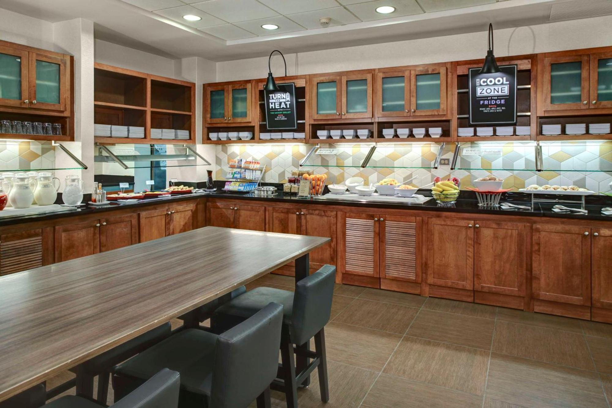 Hyatt Place Tampa Busch Gardens Extérieur photo