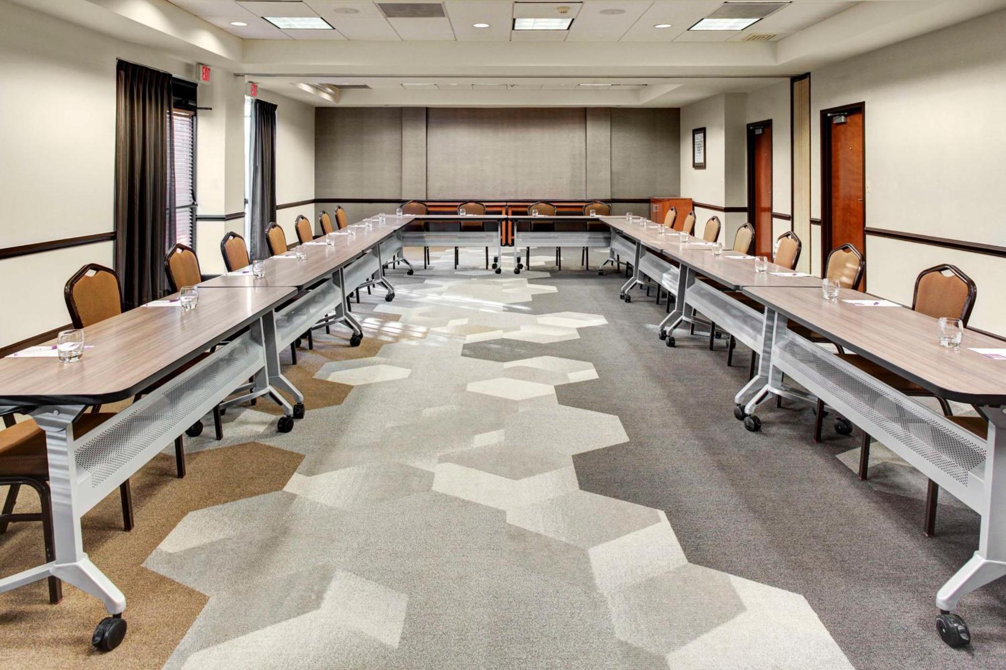 Hyatt Place Tampa Busch Gardens Extérieur photo