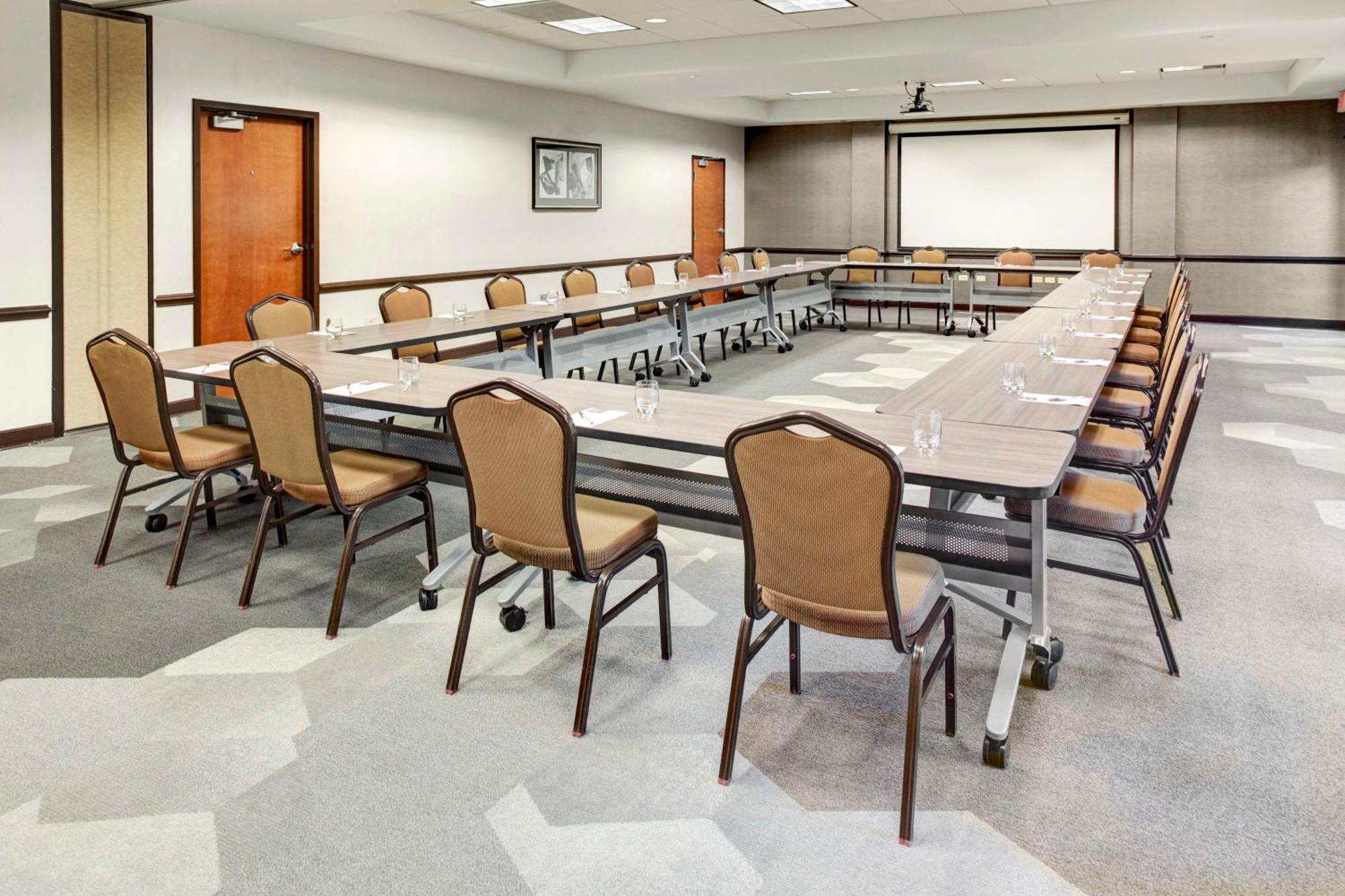 Hyatt Place Tampa Busch Gardens Extérieur photo