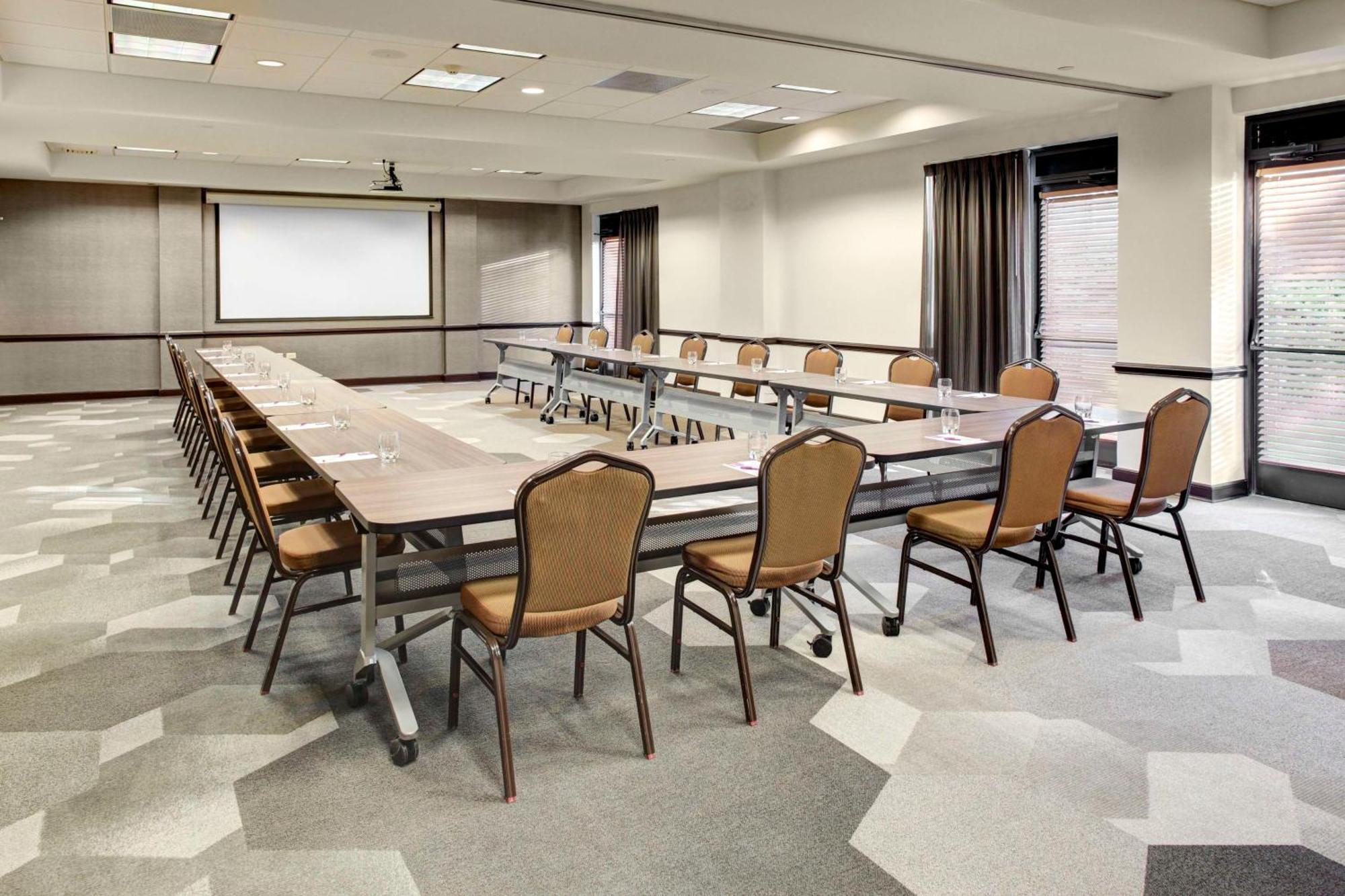 Hyatt Place Tampa Busch Gardens Extérieur photo