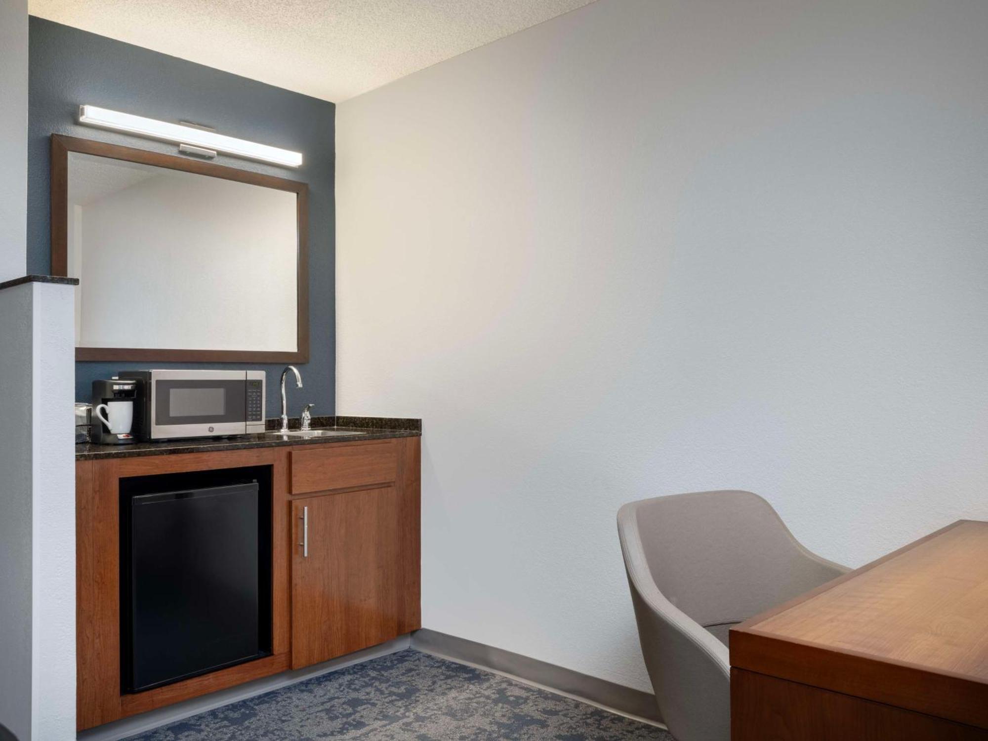 Hyatt Place Tampa Busch Gardens Extérieur photo