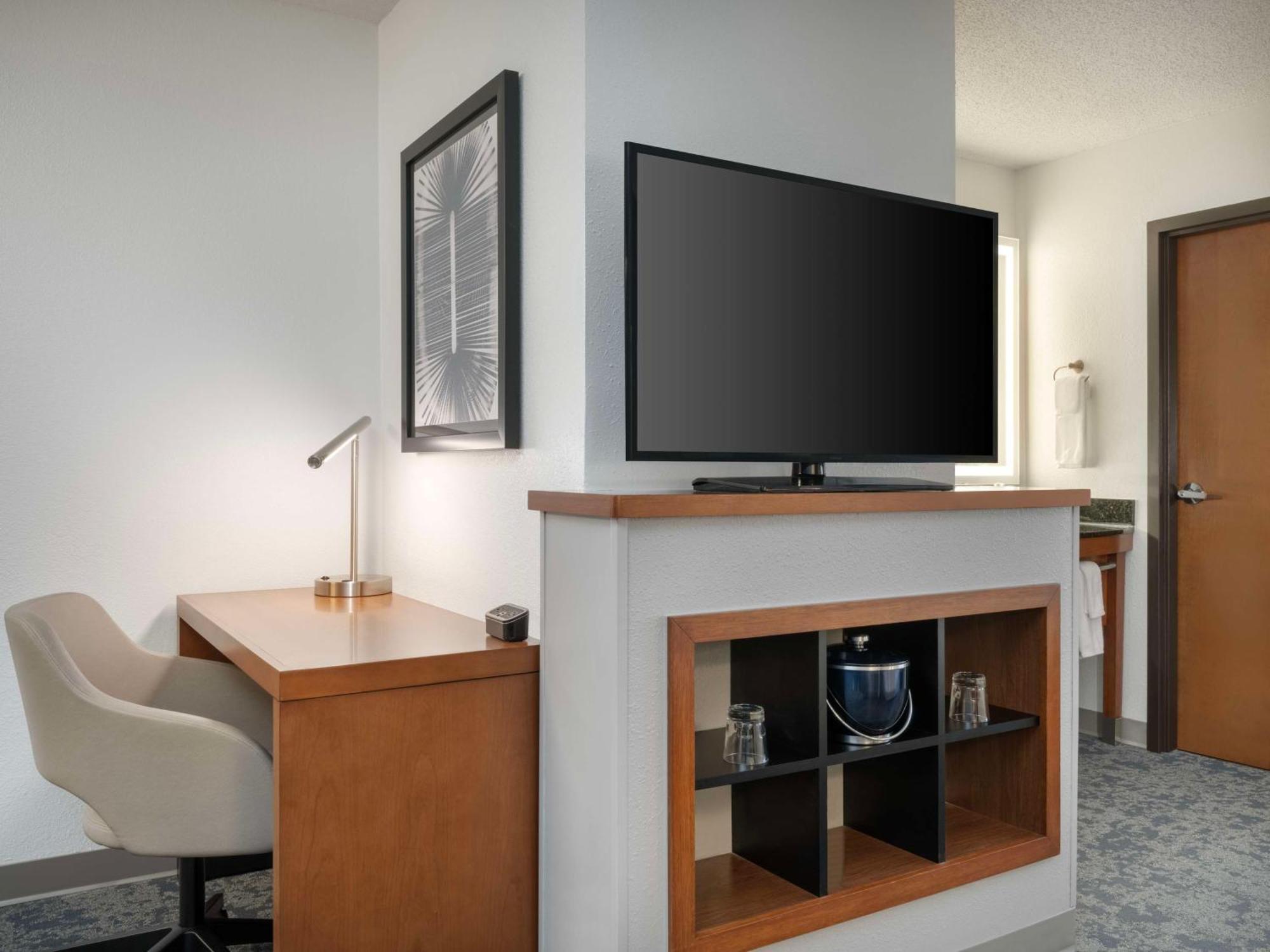 Hyatt Place Tampa Busch Gardens Extérieur photo