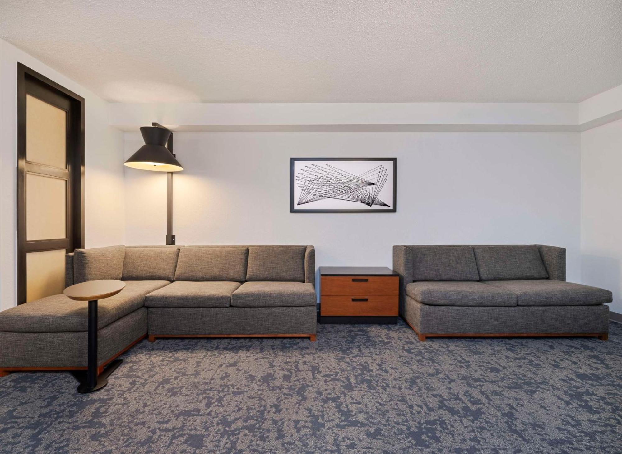 Hyatt Place Tampa Busch Gardens Extérieur photo