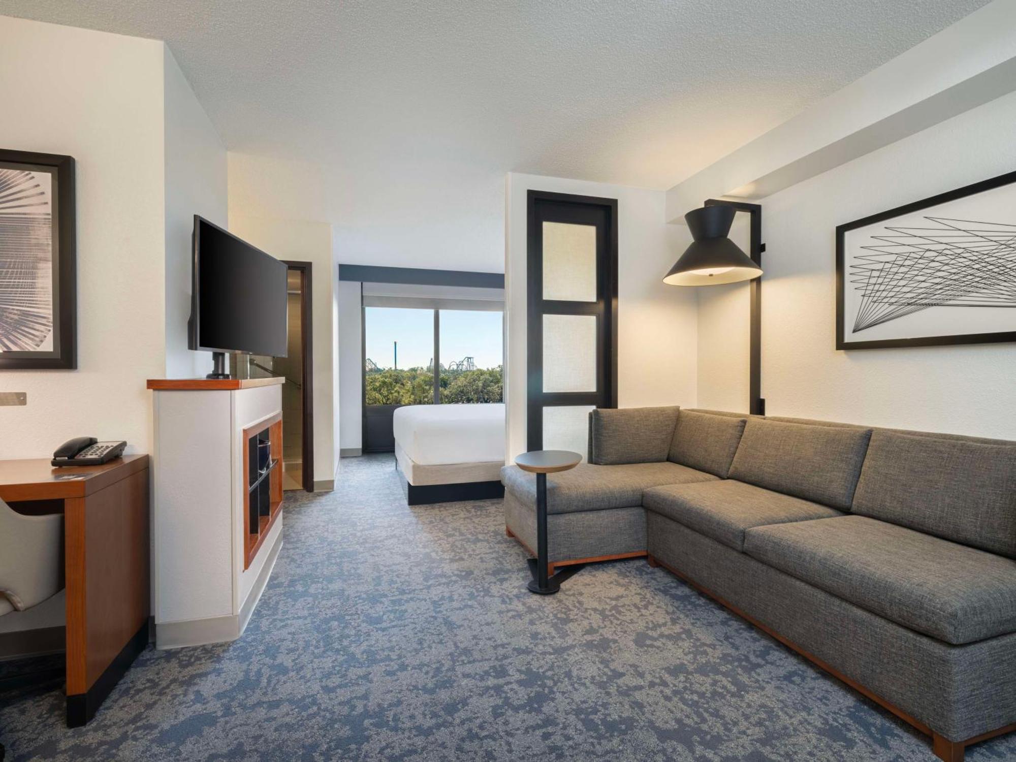 Hyatt Place Tampa Busch Gardens Extérieur photo